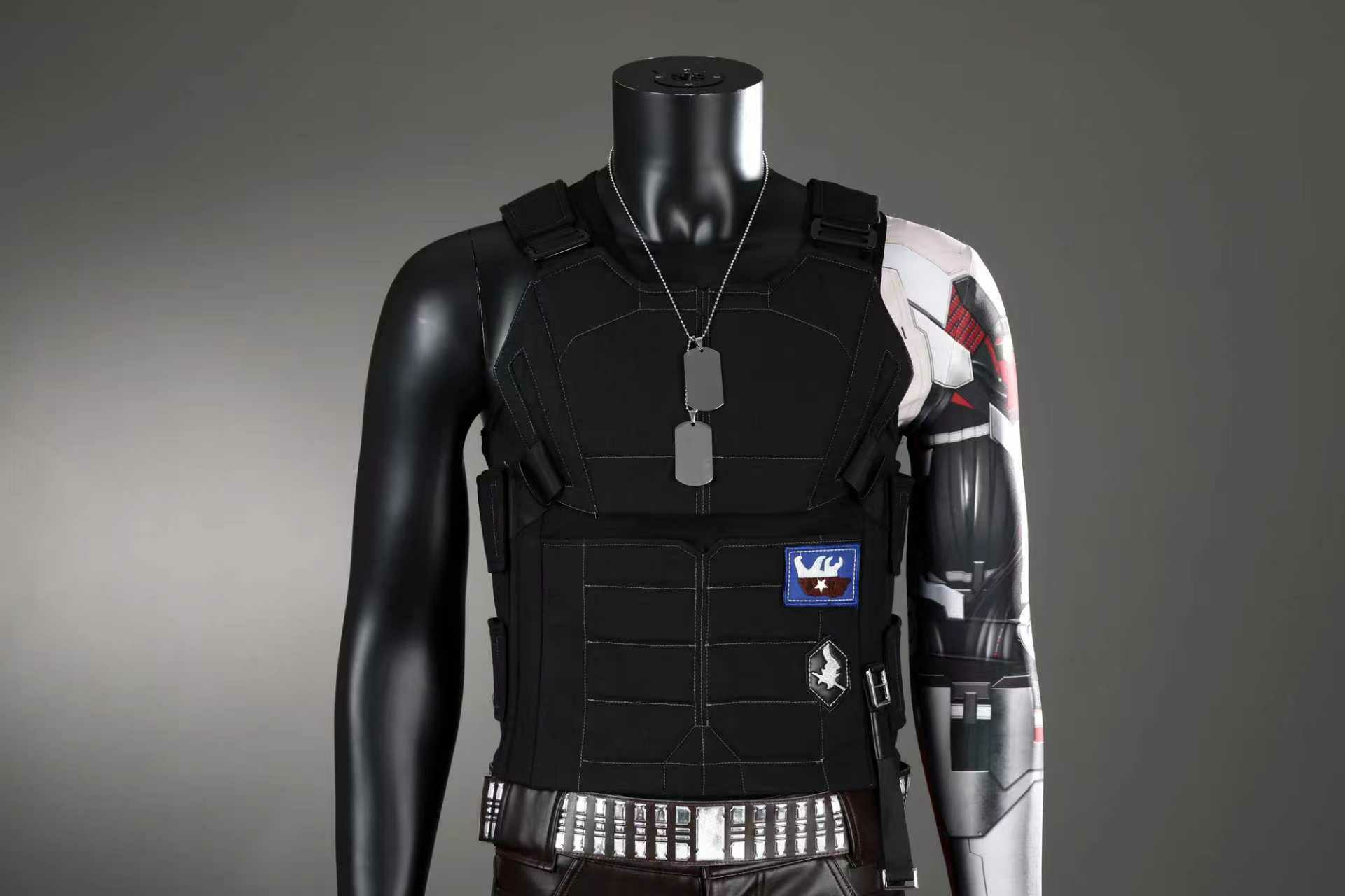 จอห์นนี่ ซิลเวอร์แฮนด์คอสเพลย์ - Leather Work Vest บทวิจารณ์และราคา